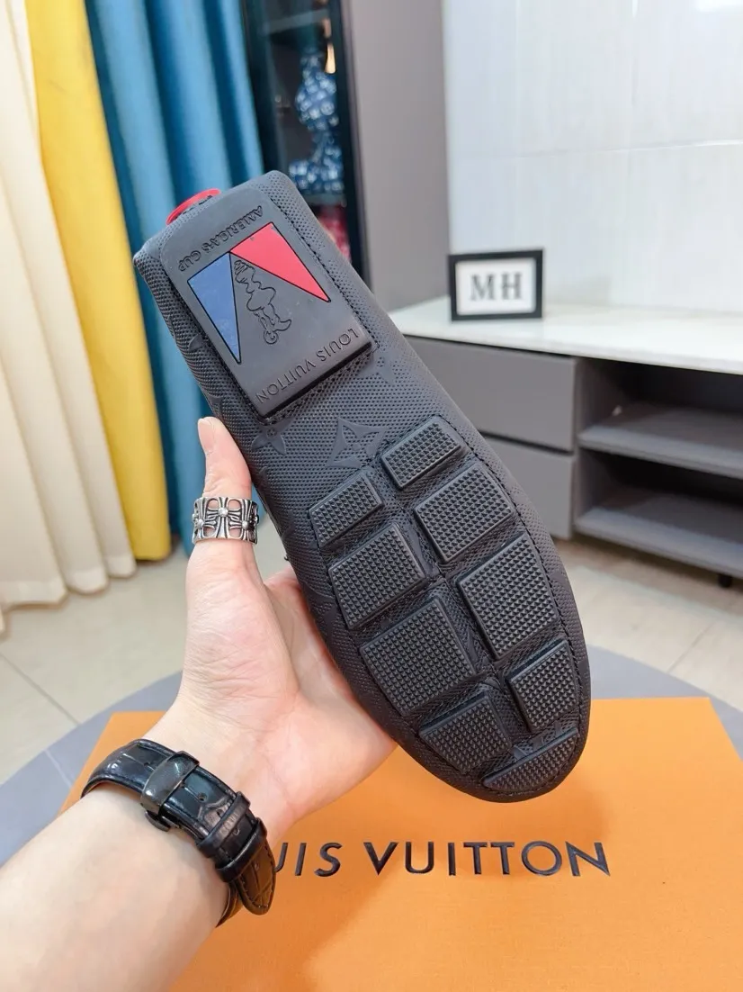 Men's men's shoes💰400🌹🌹[LV Louis Vuitton] New men's beanie shoes💝💝.. Top-grade imported cowhide embossed➕Comfortable leather lining. It is extremely skin-friendly and comfortable, feels very delicate, and the shape is very correct! Perfectly reflects the three-dimensional sense, code number: 38-44